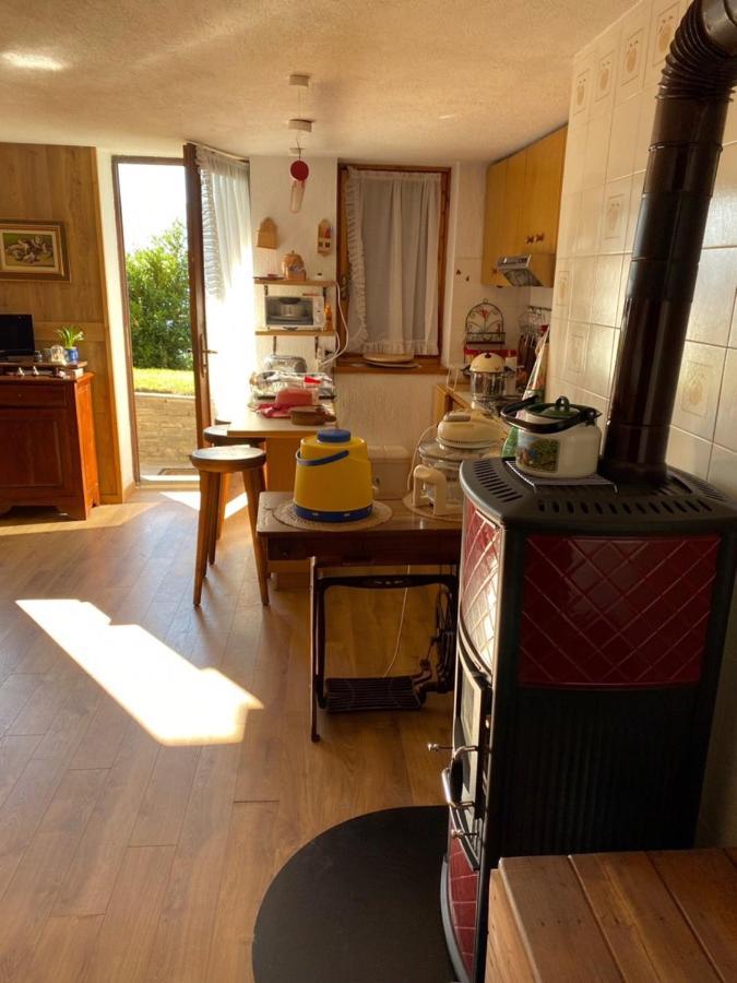 Maison Alla Vecchia Zia Apartment Cerise Bagian luar foto